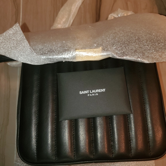 Medium Vicky YSL Monogram lambskin chain bag - Picture 7 of 9